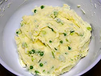 Mashed Potatoes with Sour Cream, Peas and Scallions