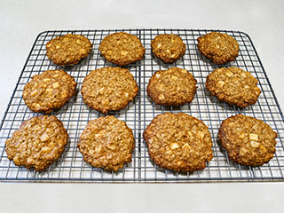 Cooling cookies Cooling cookies