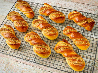 Walnut-filled version Walnut-filled version